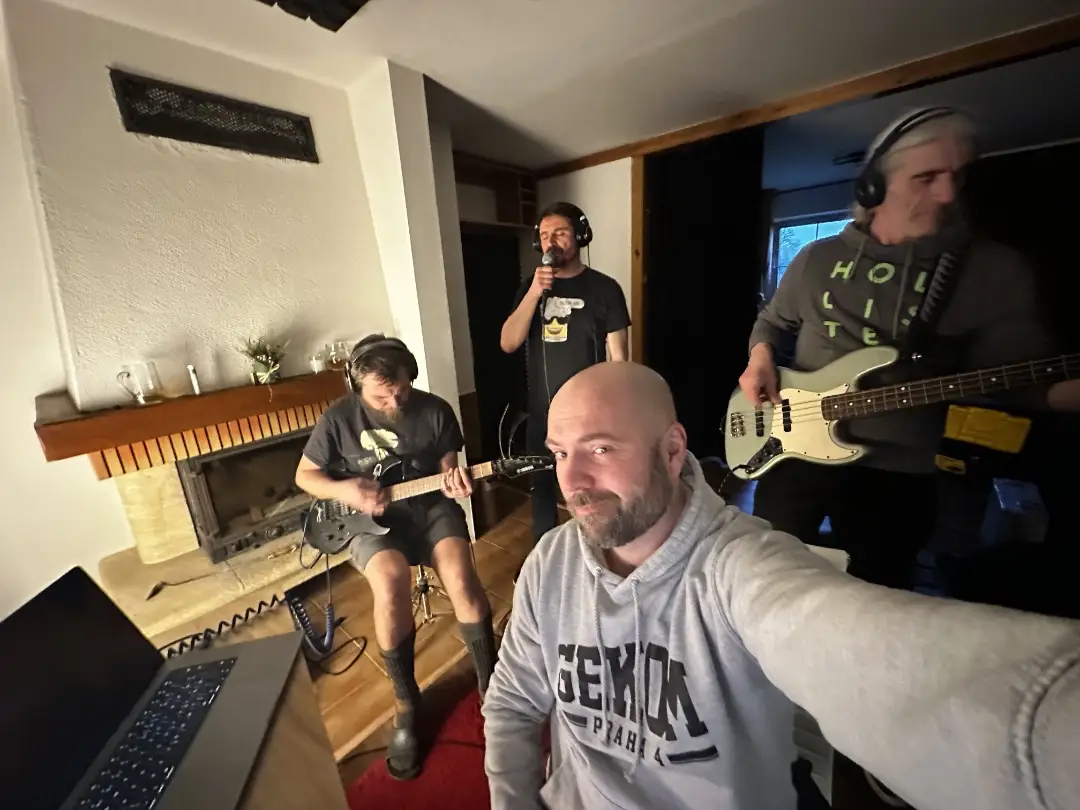Live nahrávání kapely ve Stable Records studiu